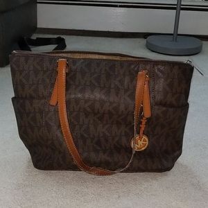 Michael Kors MK Signature Medium Tote